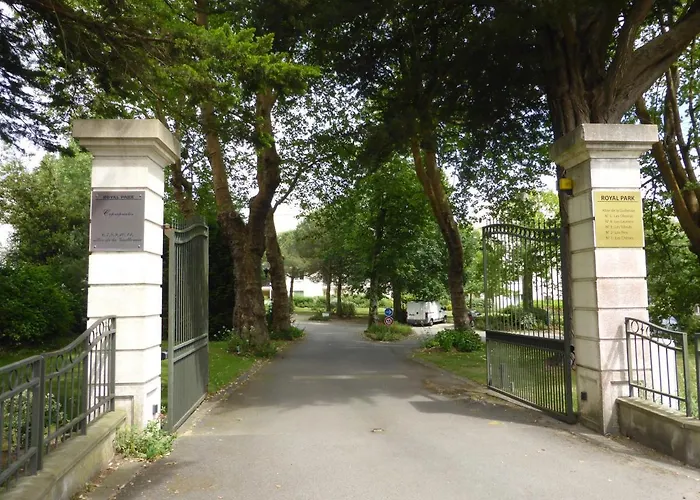 Appartement A 300m De La Plage, Parc, Piscine, Terrasse